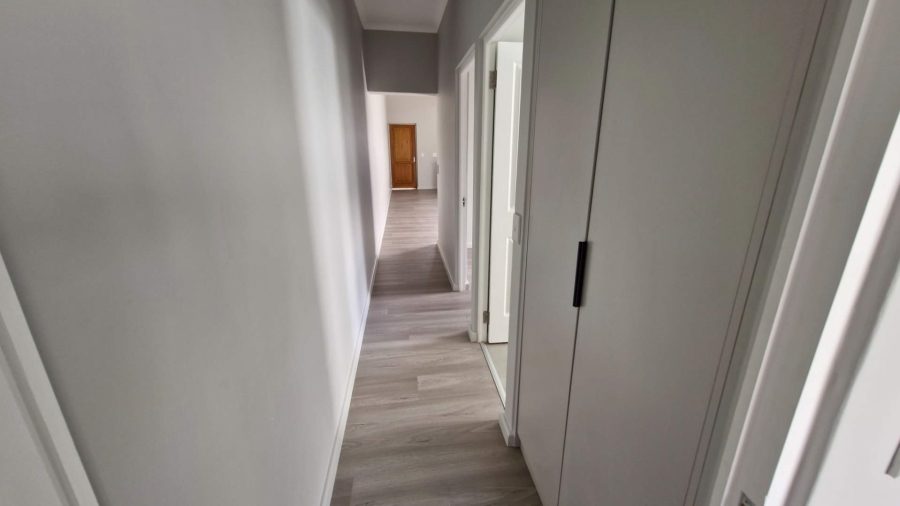 To Let 2 Bedroom Property for Rent in Capri Western Cape